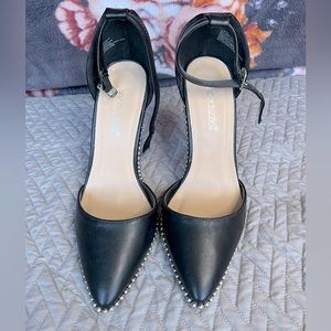 Black Studded Pump